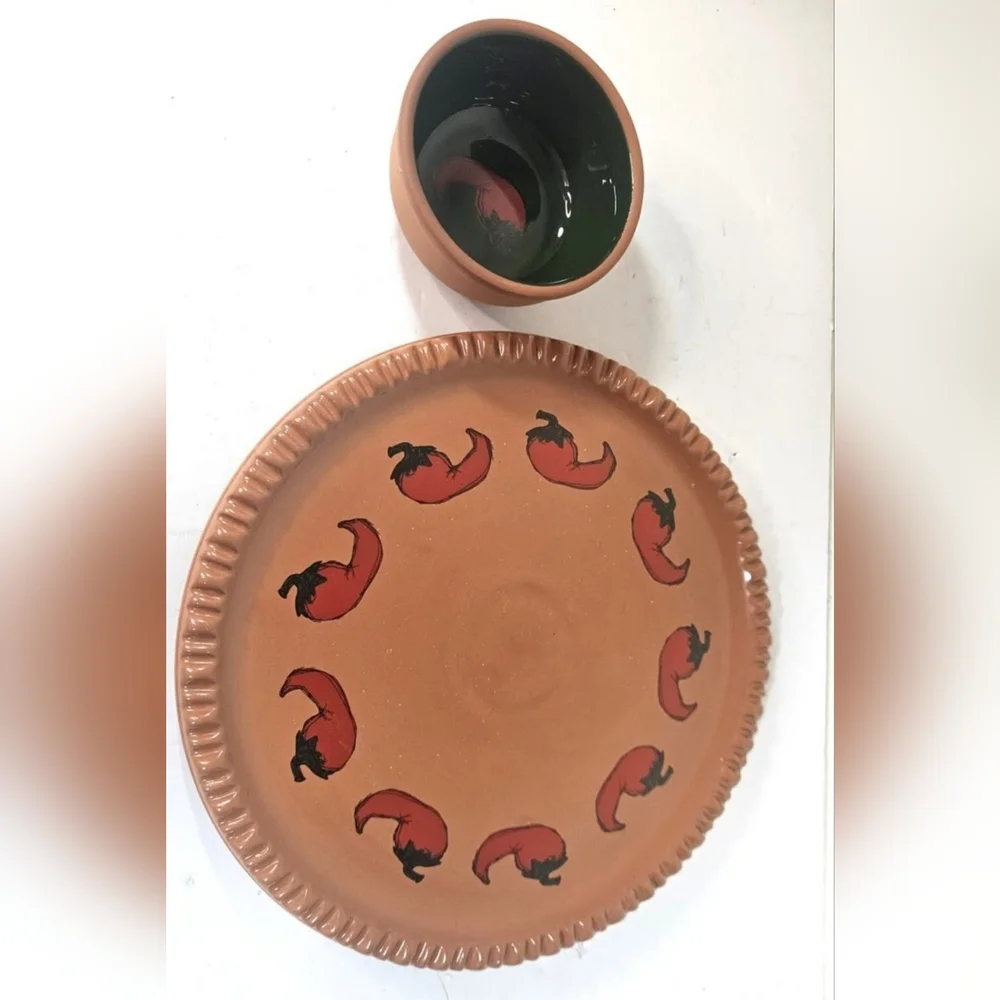 Terracotta Chip &‎ Dip Platter with Red Pepper Motif